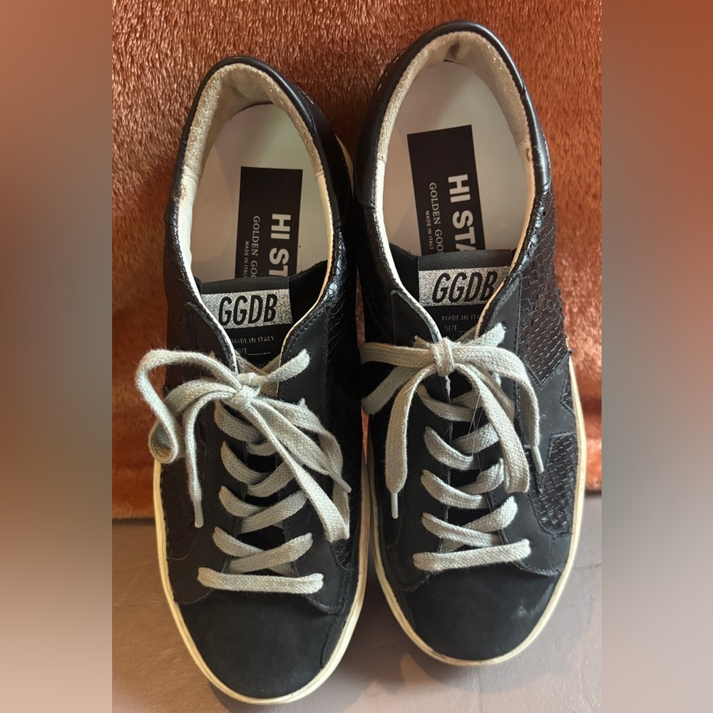 Golden Goose Black and White Sneakers - Picture 4 of 15
